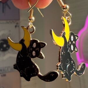 Black Cat and Crescent Moon Earrings 🌙🐈‍⬛